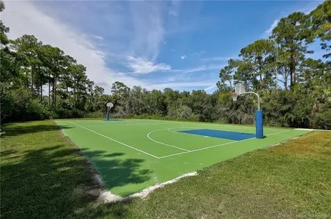 548 NE Canoe Park Circle Port St Lucie FL 34983