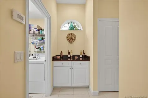 548 NE Canoe Park Circle Port St Lucie FL 34983