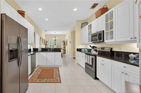 548 NE Canoe Park Circle Port St Lucie FL 34983