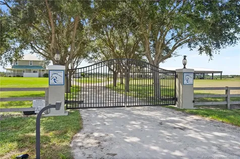 13700 SW Groveside Drive Indiantown FL 34956