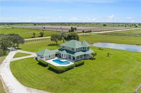 13700 SW Groveside Drive Stuart FL 34956