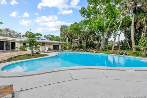 1001 S 11th Street Fort Pierce FL 34950