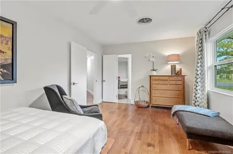 1001 S 11th Street Fort Pierce FL 34950