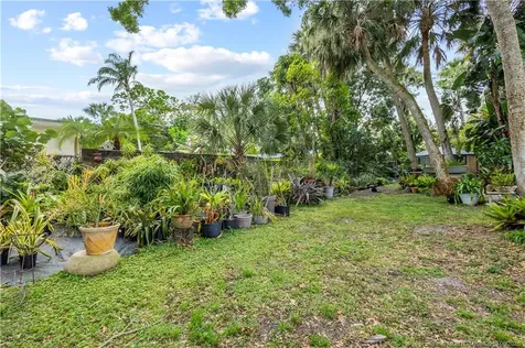 1001 S 11th Street Fort Pierce FL 34950