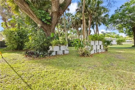 1001 S 11th Street Fort Pierce FL 34950