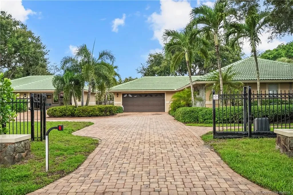 2164 SE Saint Lucie Boulevard Stuart FL 34996