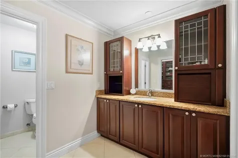 2164 SE Saint Lucie Boulevard Stuart FL 34996