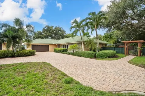 2164 SE Saint Lucie Boulevard Stuart FL 34996