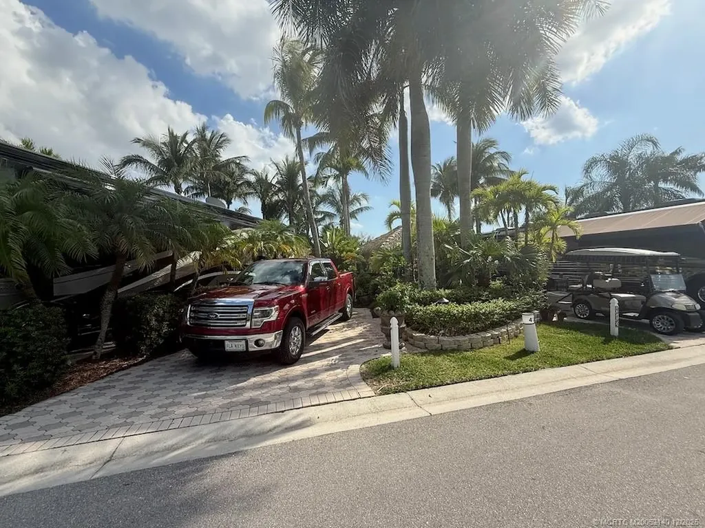 413 NW Chipshot Lane Port St Lucie FL 34986