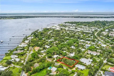 217 SE Oriole Avenue Stuart FL 34996