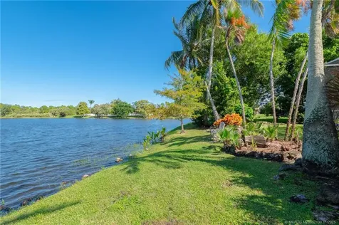 895 NW Sassafras Terrace Jensen Beach FL 34957