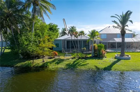 895 NW Sassafras Terrace Jensen Beach FL 34957