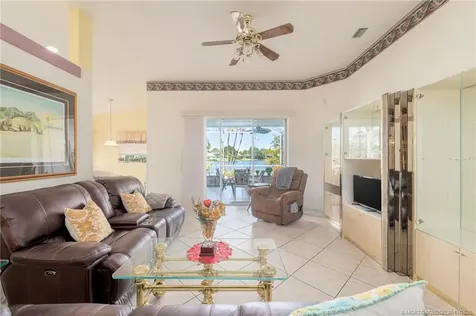 895 NW Sassafras Terrace Jensen Beach FL 34957