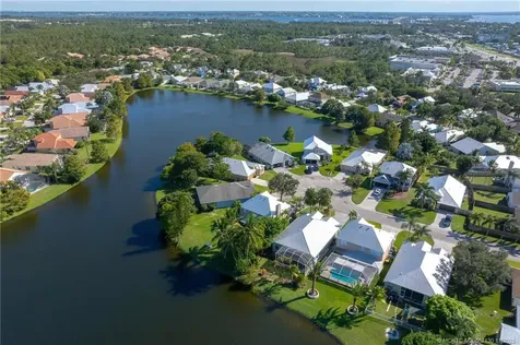 895 NW Sassafras Terrace Jensen Beach FL 34957