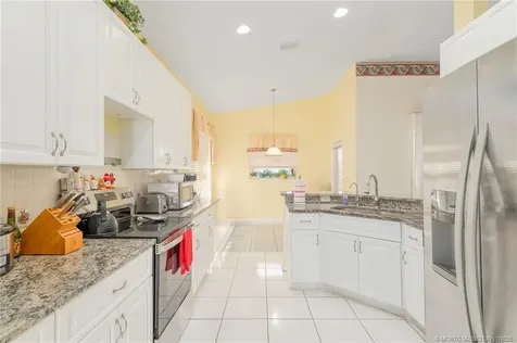 895 NW Sassafras Terrace Jensen Beach FL 34957