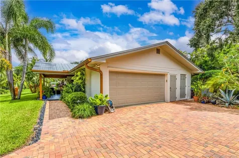 1964 NE Lake Place Jensen Beach FL 34957