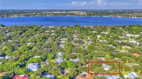 4 N Via Lucindia Drive Sewalls Point FL 34996