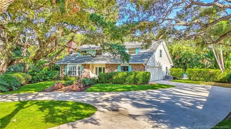 4 N Via Lucindia Drive Sewalls Point FL 34996