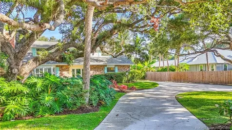 4 N Via Lucindia Drive Sewalls Point FL 34996