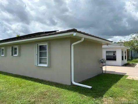 1691 SE Grapeland Avenue Port St Lucie FL 34952