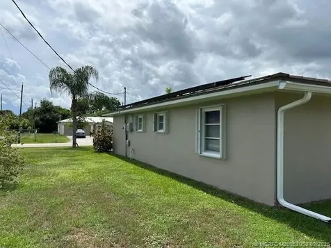 1691 SE Grapeland Avenue Port St Lucie FL 34952
