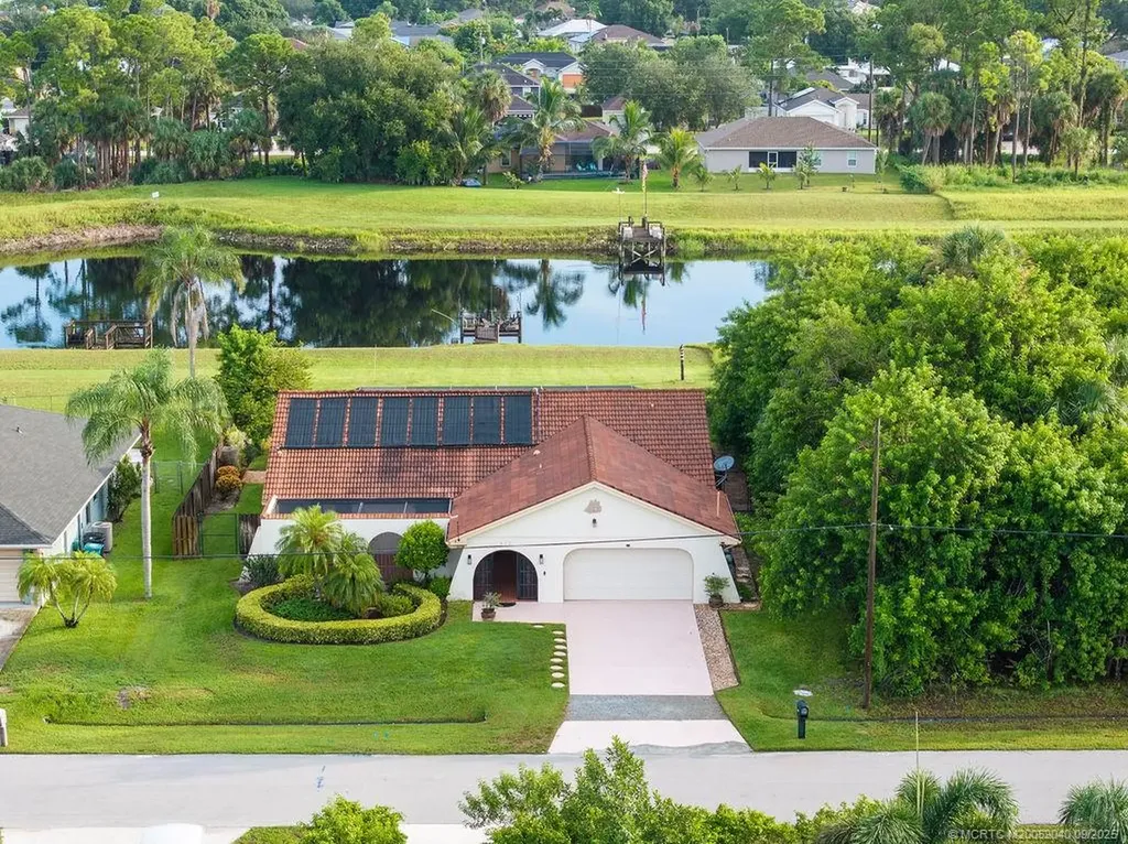 917 SW Abingdon Avenue Port St Lucie FL 34953