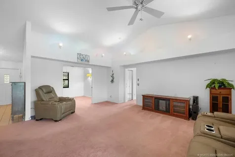 917 SW Abingdon Avenue Port St Lucie FL 34953