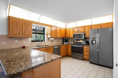 917 SW Abingdon Avenue Port St Lucie FL 34953