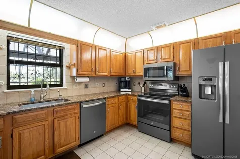 917 SW Abingdon Avenue Port St Lucie FL 34953