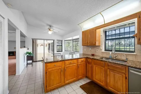 917 SW Abingdon Avenue Port St Lucie FL 34953