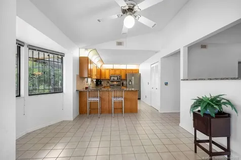 917 SW Abingdon Avenue Port St Lucie FL 34953