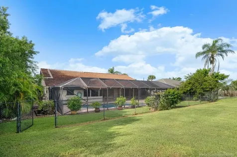917 SW Abingdon Avenue Port St Lucie FL 34953