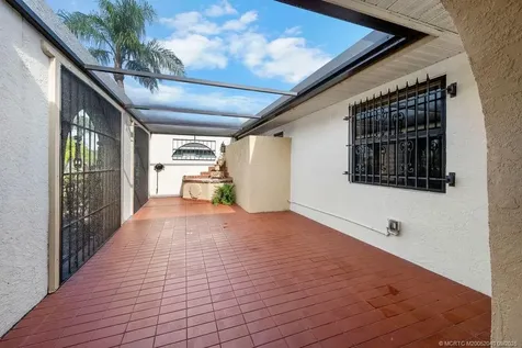 917 SW Abingdon Avenue Port St Lucie FL 34953
