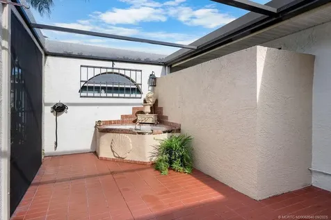 917 SW Abingdon Avenue Port St Lucie FL 34953