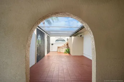 917 SW Abingdon Avenue Port St Lucie FL 34953