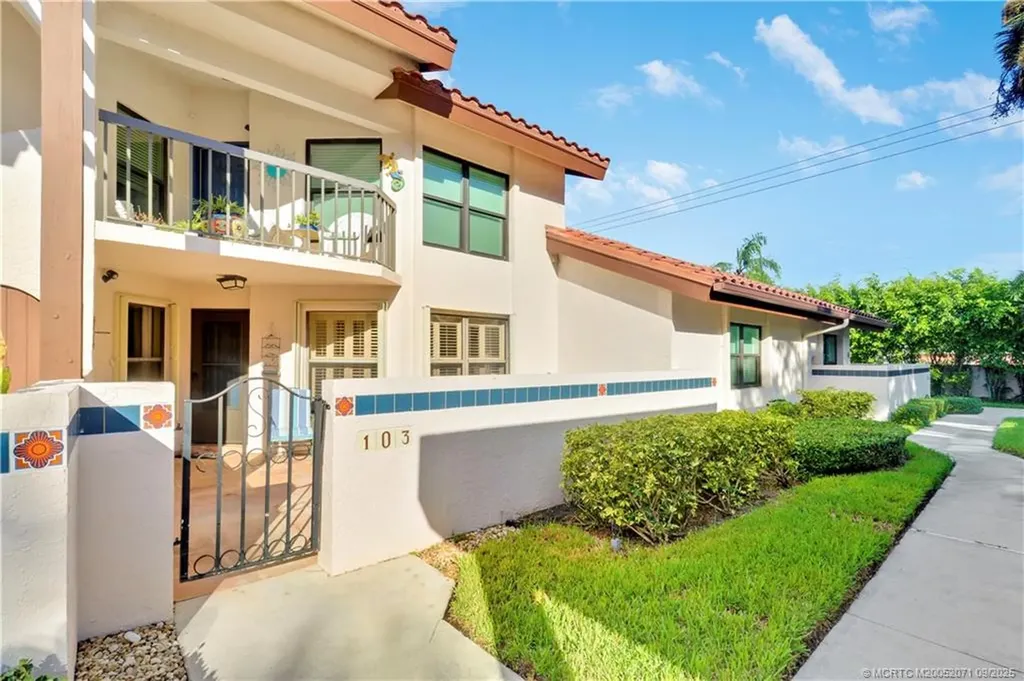 6011 SE Martinique Drive Stuart FL 34997