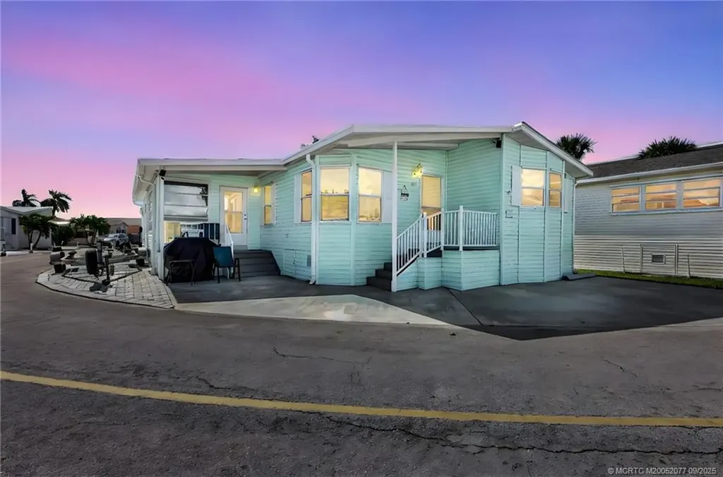 511 Nettles Boulevard Jensen Beach FL 34957