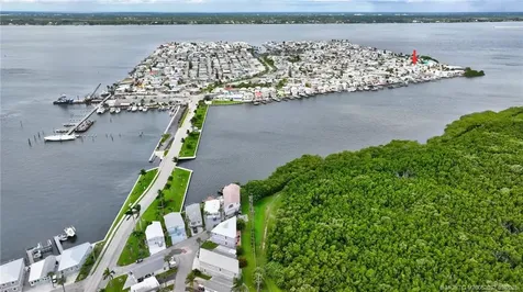 511 Nettles Boulevard Jensen Beach FL 34957