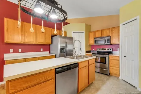 432 NW Raymond Lane Port St Lucie FL 34983