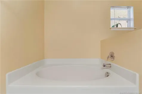 432 NW Raymond Lane Port St Lucie FL 34983