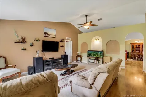 432 NW Raymond Lane Port St Lucie FL 34983