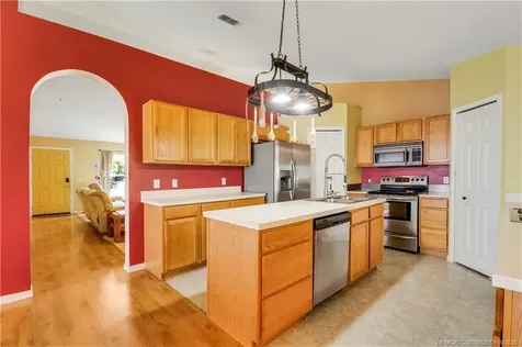 432 NW Raymond Lane Port St Lucie FL 34983