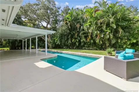 4 N Via Lucindia Drive Sewalls Point FL 34996