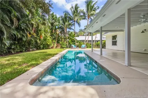 4 N Via Lucindia Drive Sewalls Point FL 34996