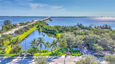 4 N Via Lucindia Drive Sewalls Point FL 34996