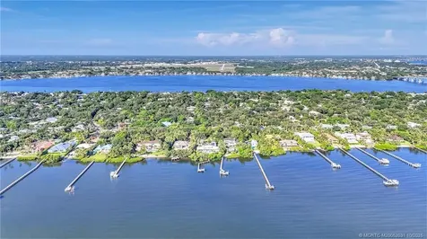 4 N Via Lucindia Drive Sewalls Point FL 34996