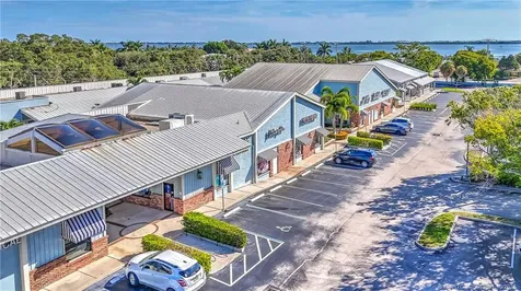 4 N Via Lucindia Drive Sewalls Point FL 34996