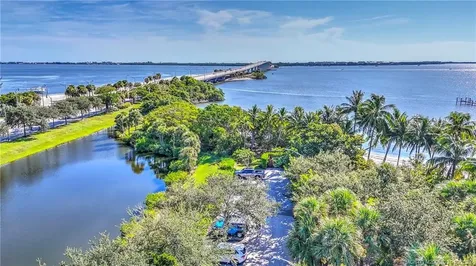 4 N Via Lucindia Drive Sewalls Point FL 34996