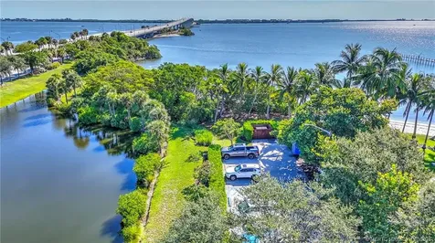 4 N Via Lucindia Drive Sewalls Point FL 34996