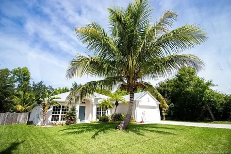 3209 SE Quay Street Port St Lucie FL 34984